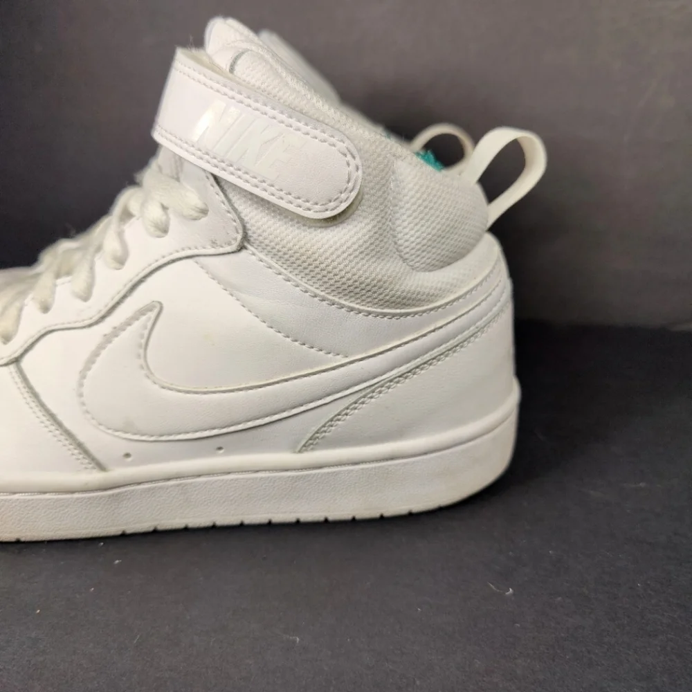 Nike Court Borough Mid 2 Youth White Basketball Retro Sneaker Youth Size GS 7Y